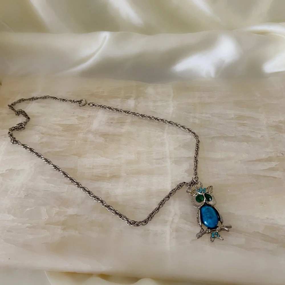 Vintage 60s turquoise owl pendant necklace kitsch costume
